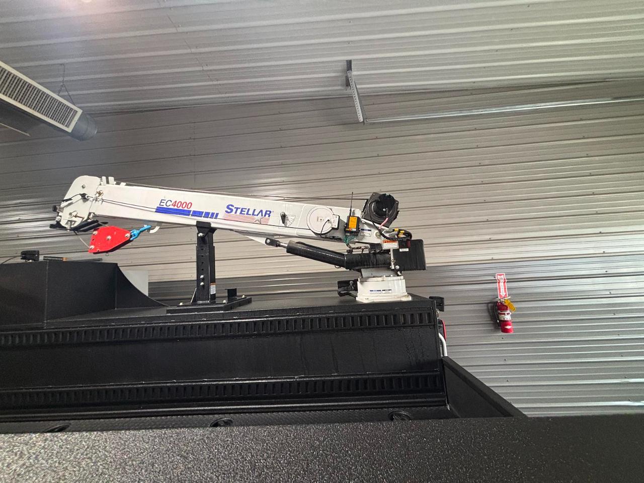 Ford Super Duty F-350 DRW Lariat 4WD Crew Cab 179" WB 60" CA 2026