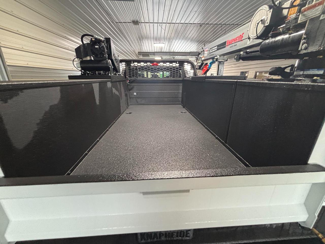 Ford Super Duty F-350 DRW Lariat 4WD Crew Cab 179" WB 60" CA 2026