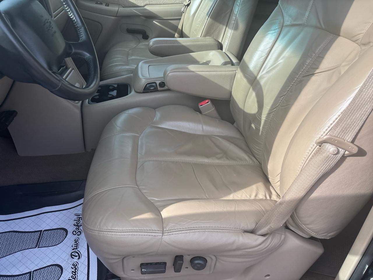 Chevrolet Silverado 2500HD Crew Cab 153" WB 4WD LT 2002