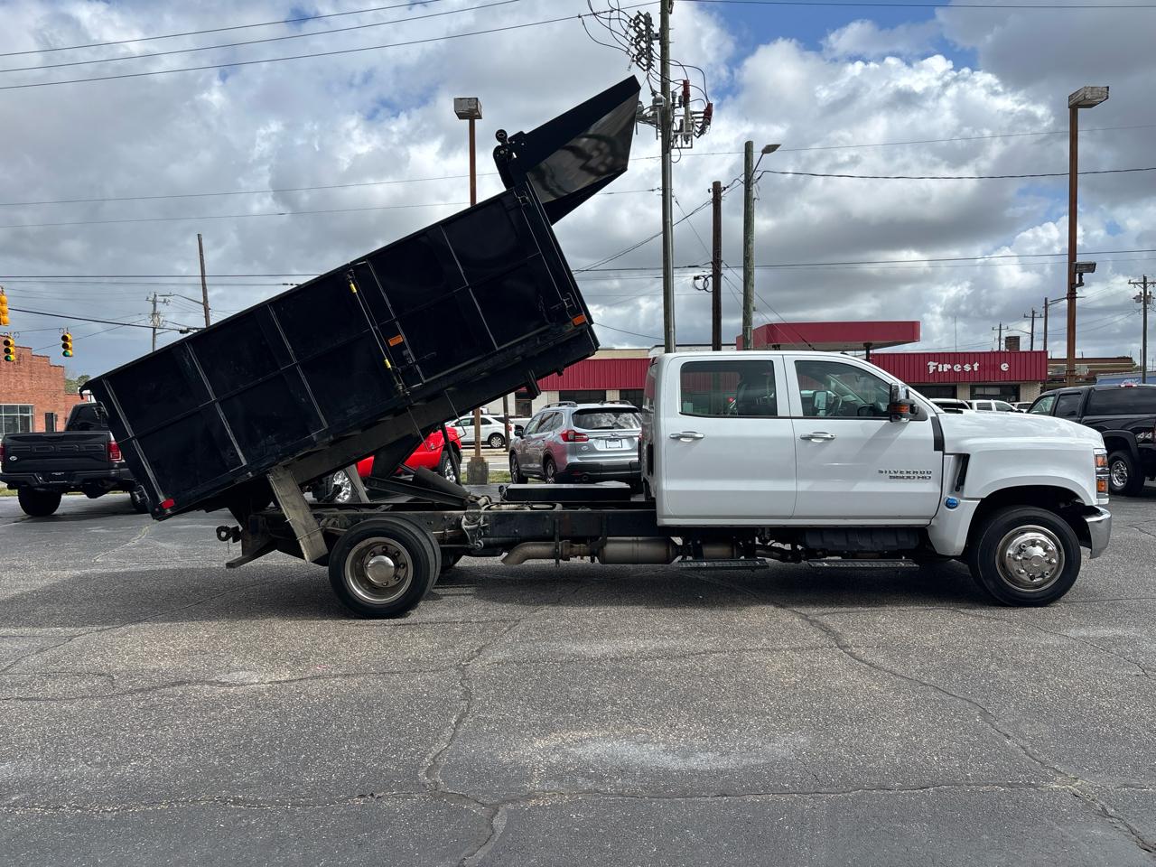 Chevrolet Silverado 5500 HD  2024