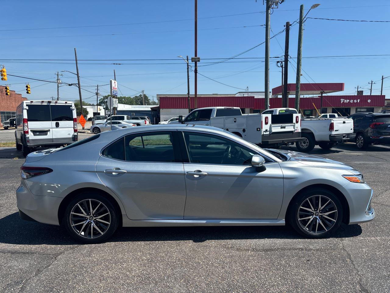 Toyota Camry Hybrid XLE CVT (Natl) 2023