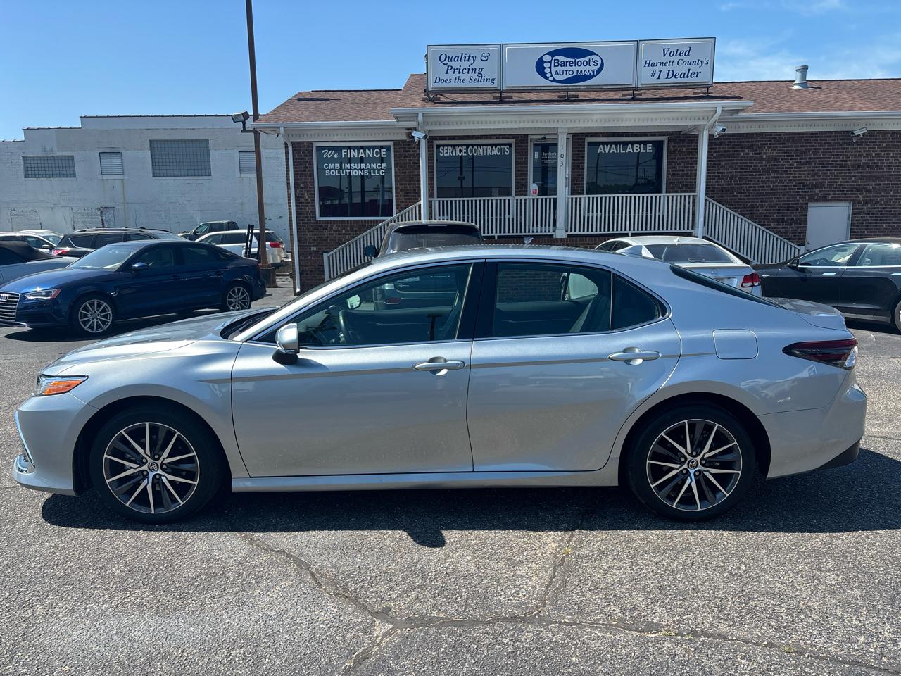 Toyota Camry Hybrid XLE CVT (Natl) 2023
