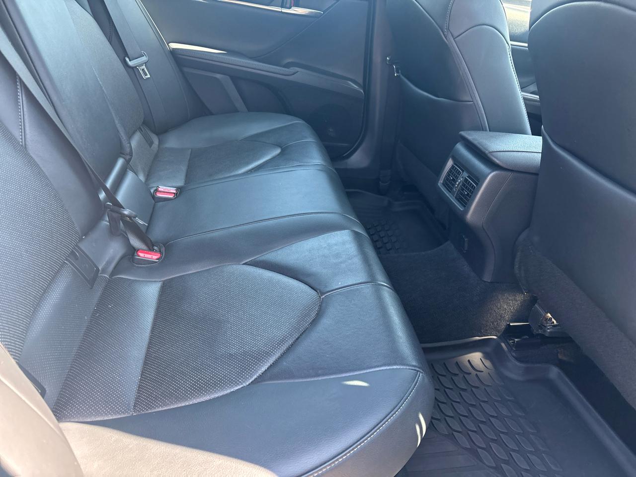 Toyota Camry Hybrid XLE CVT (Natl) 2023