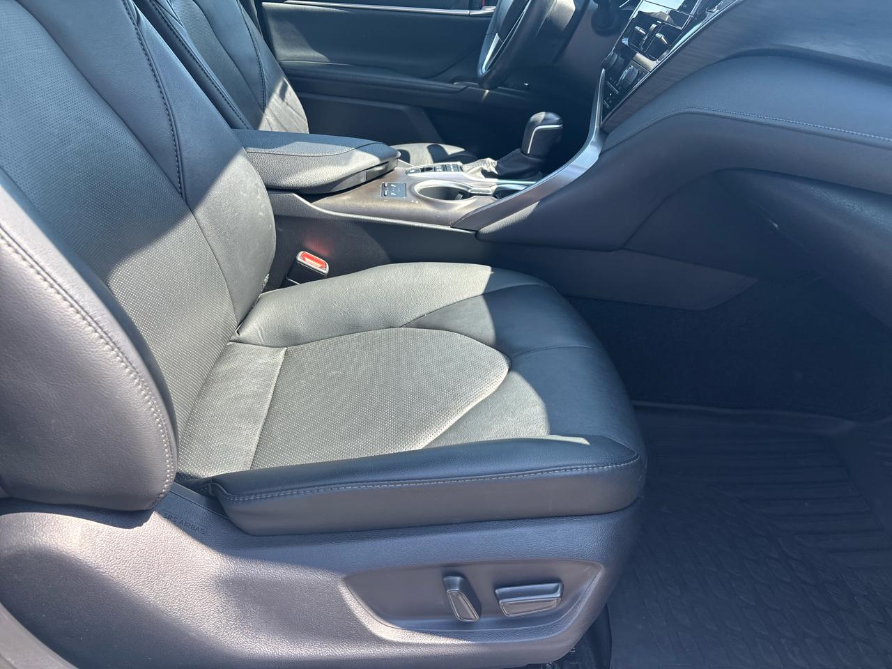 Toyota Camry Hybrid XLE CVT (Natl) 2023