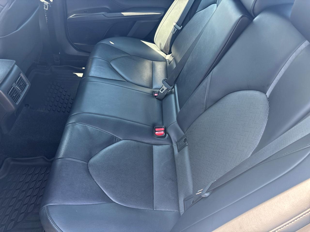 Toyota Camry Hybrid XLE CVT (Natl) 2023