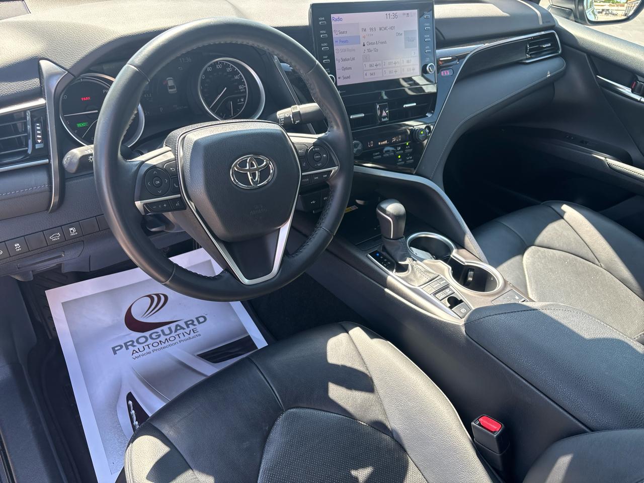 Toyota Camry Hybrid XLE CVT (Natl) 2023