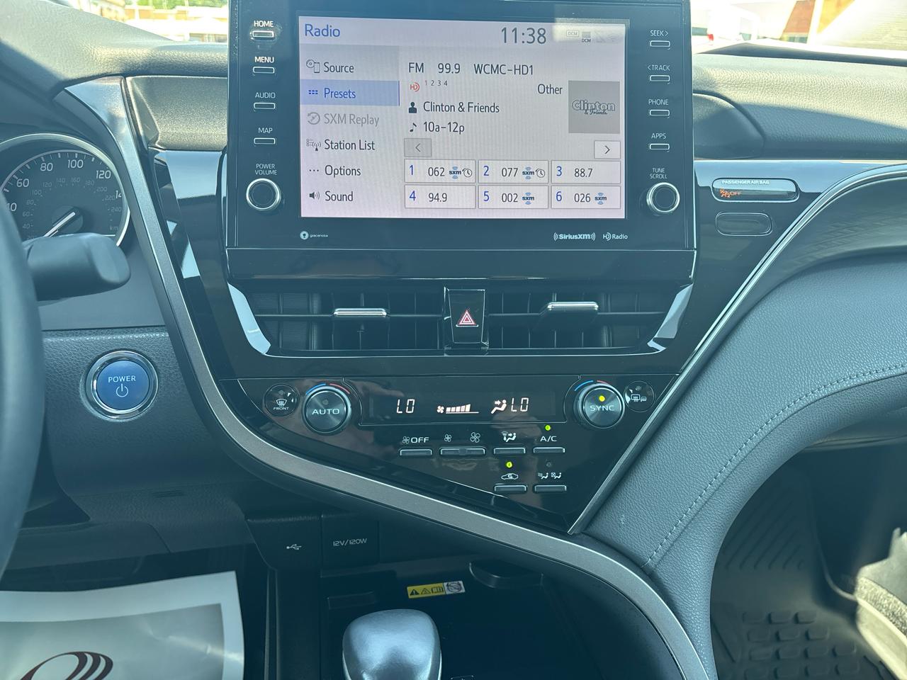 Toyota Camry Hybrid XLE CVT (Natl) 2023