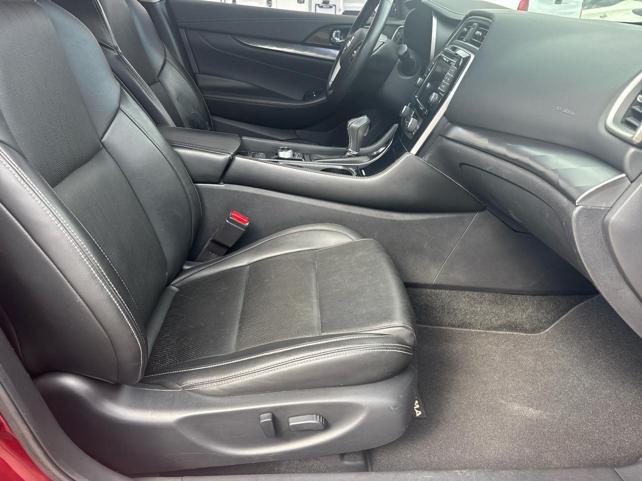 Nissan Maxima SV 3.5L 2019