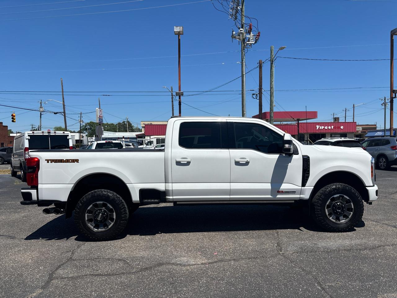 Ford Super Duty F-250 SRW Lariat 4WD Crew Cab 6.75' Box 2023