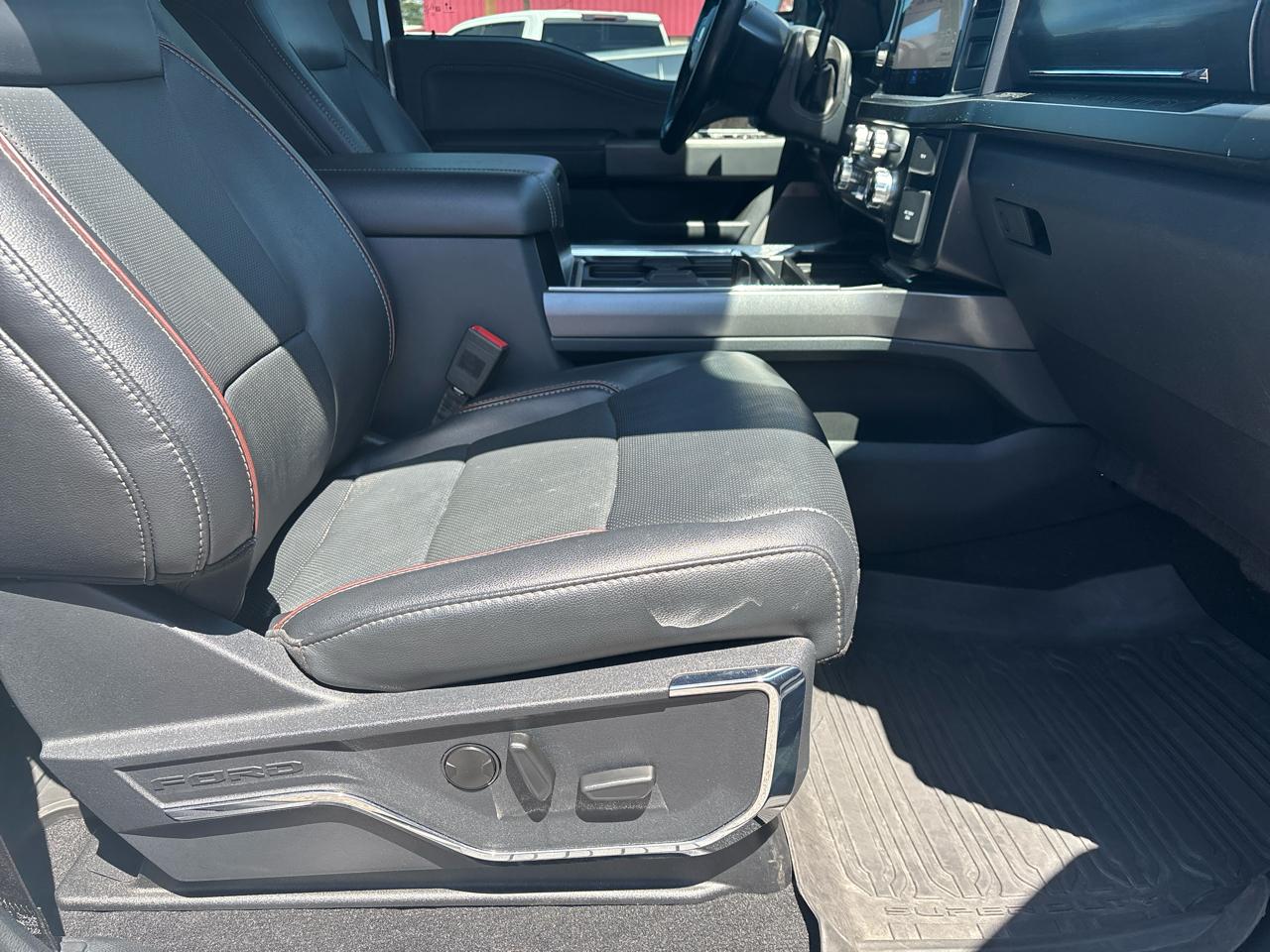 Ford Super Duty F-250 SRW Lariat 4WD Crew Cab 6.75' Box 2023