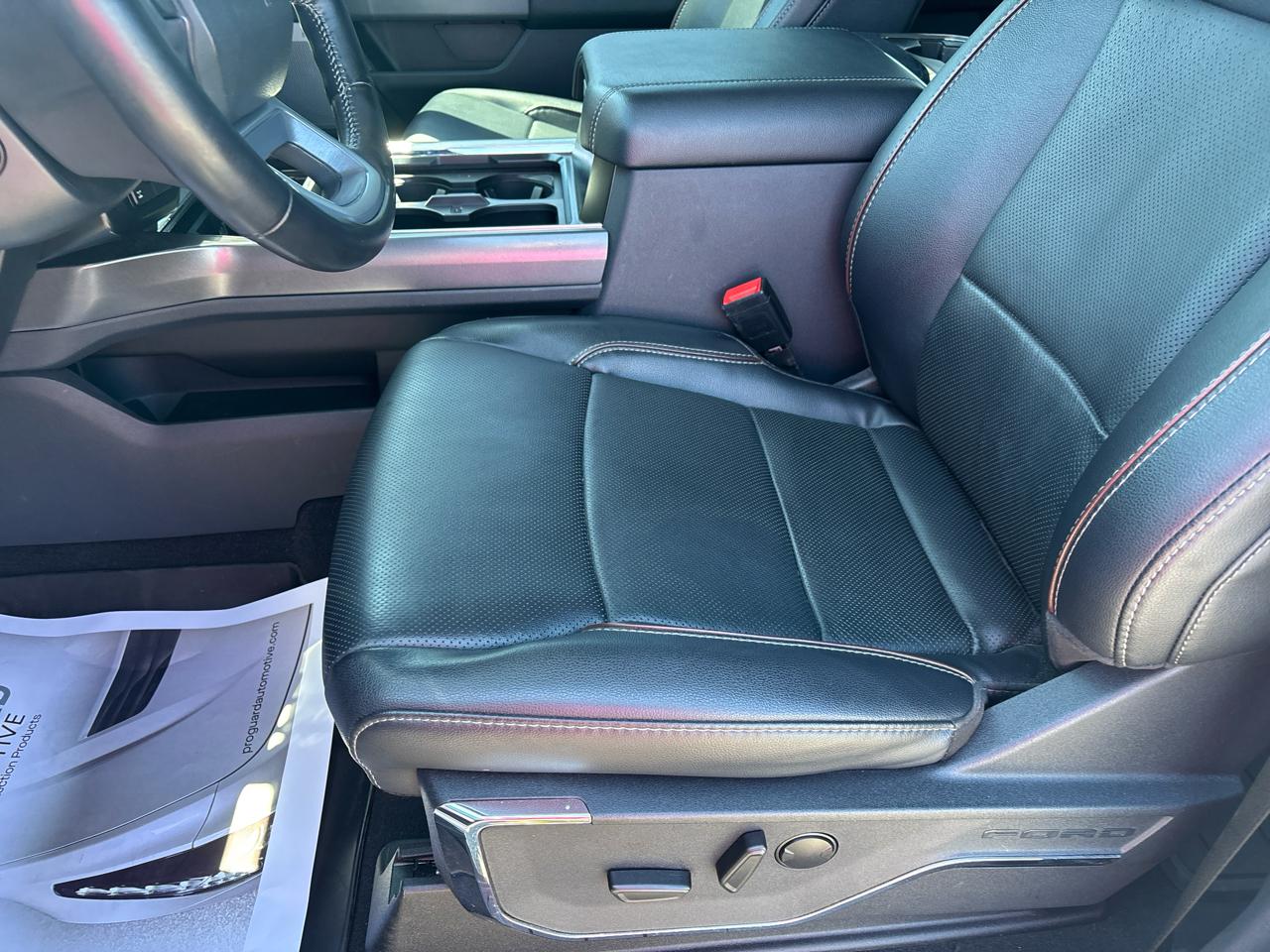 Ford Super Duty F-250 SRW Lariat 4WD Crew Cab 6.75' Box 2023