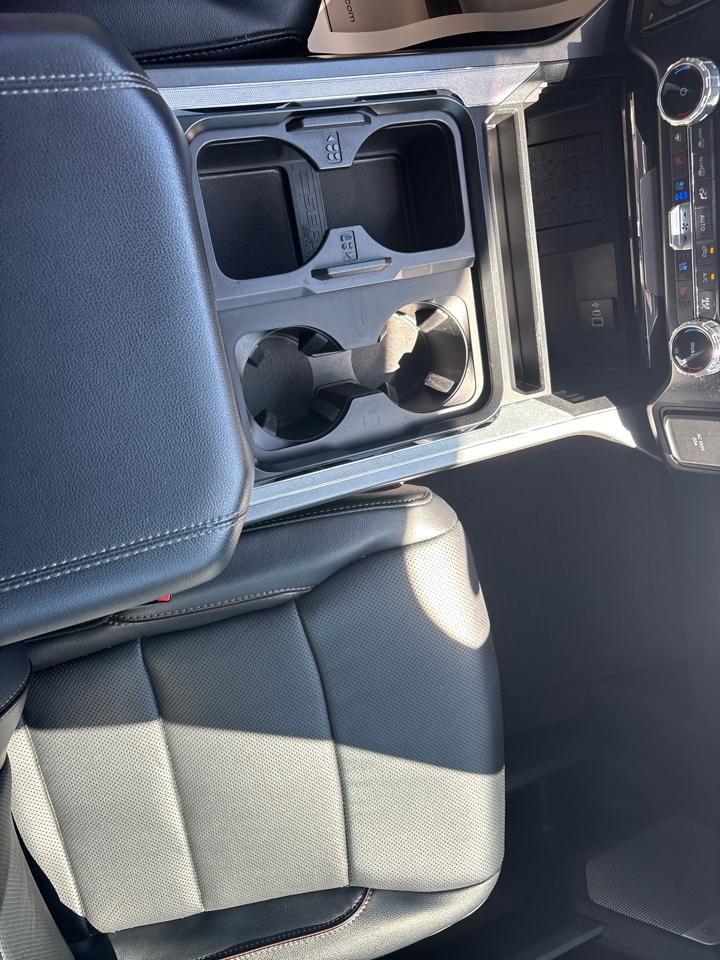 Ford Super Duty F-250 SRW Lariat 4WD Crew Cab 6.75' Box 2023