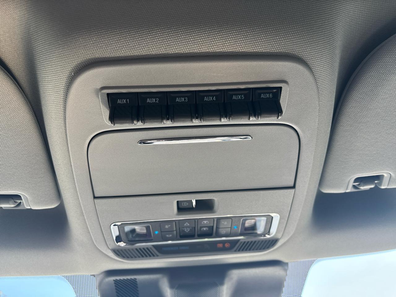 Ford Super Duty F-250 SRW Lariat 4WD Crew Cab 6.75' Box 2023