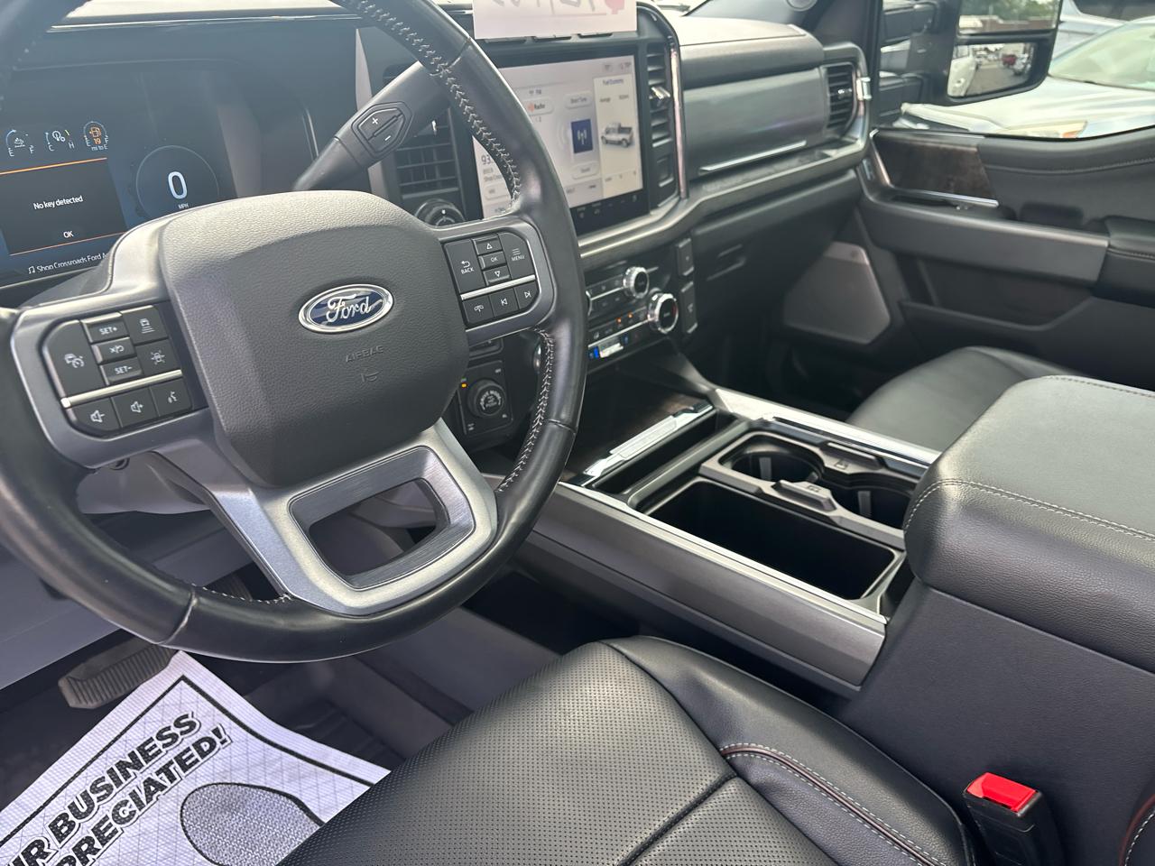 Ford Super Duty F-250 SRW Lariat 4WD Crew Cab 6.75' Box 2023