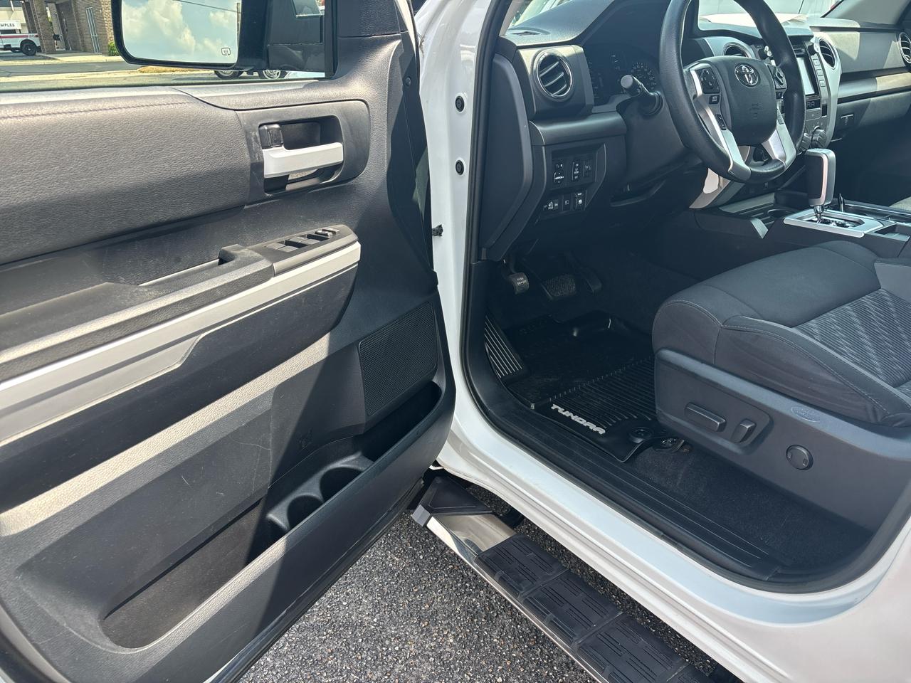 Toyota Tundra 4WD SR5 CrewMax 5.5' Bed 5.7L (Natl) 2018