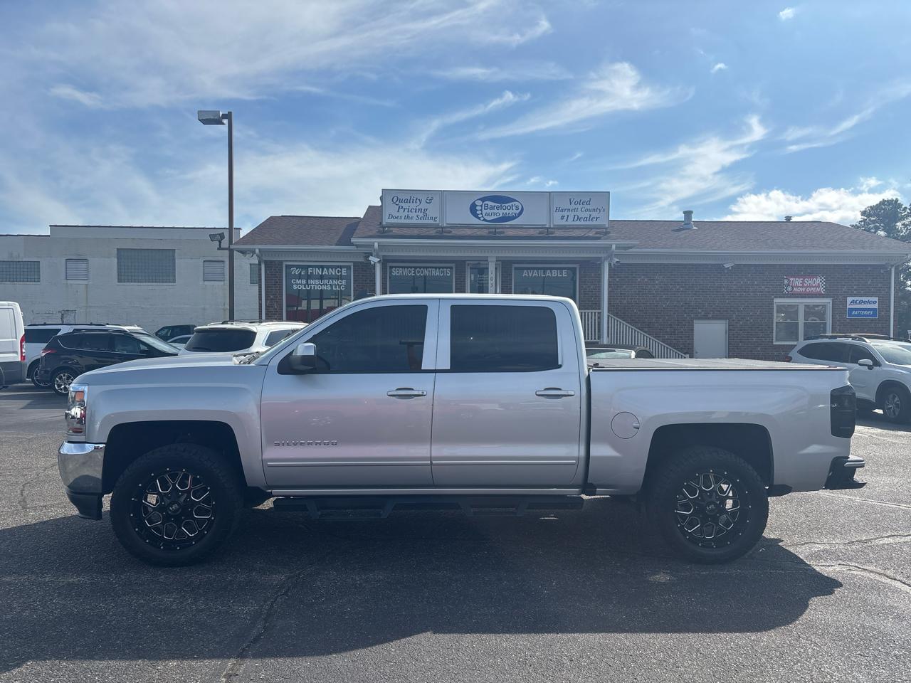 Chevrolet Silverado 1500 4WD Crew Cab 143.5" LT w/1LT 2017