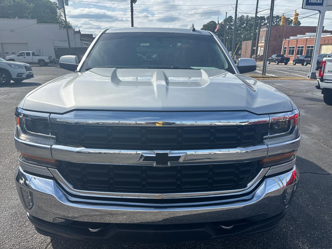 Chevrolet Silverado 1500 4WD Crew Cab 143.5" LT w/1LT 2017