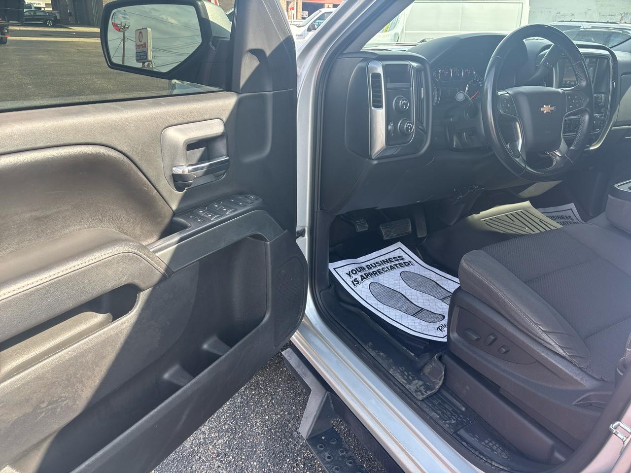 Chevrolet Silverado 1500 4WD Crew Cab 143.5" LT w/1LT 2017