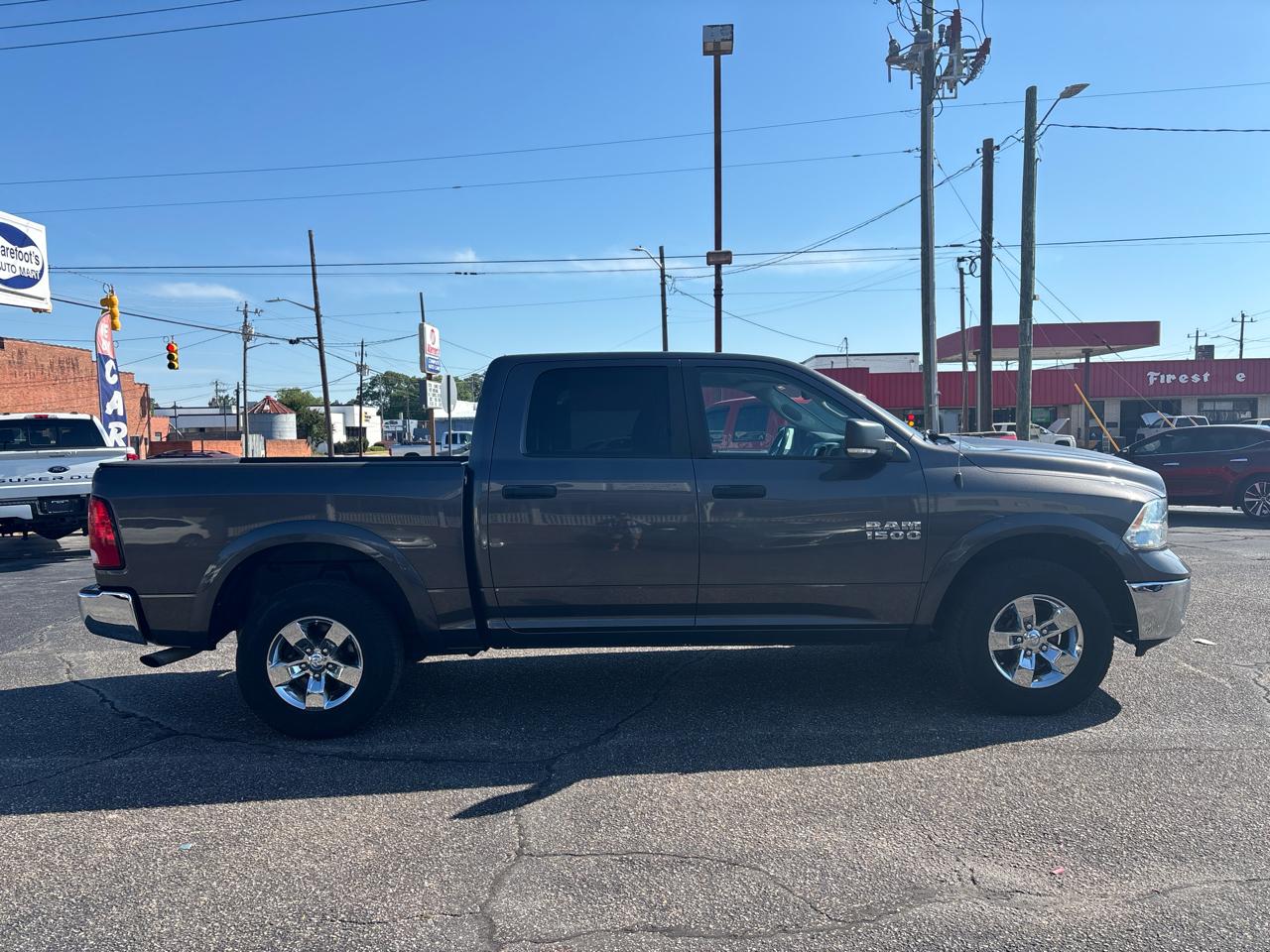 RAM 1500 4WD Crew Cab 140.5" Outdoorsman 2014