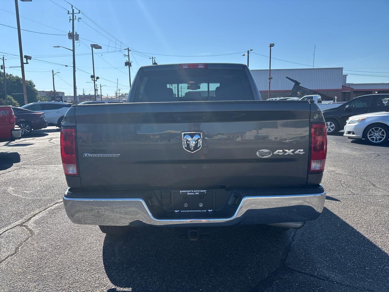 RAM 1500 4WD Crew Cab 140.5" Outdoorsman 2014