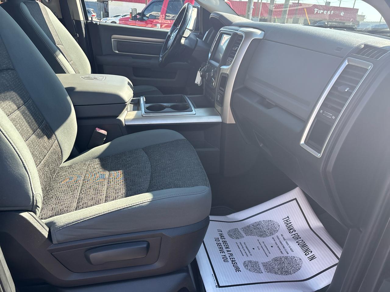 RAM 1500 4WD Crew Cab 140.5" Outdoorsman 2014