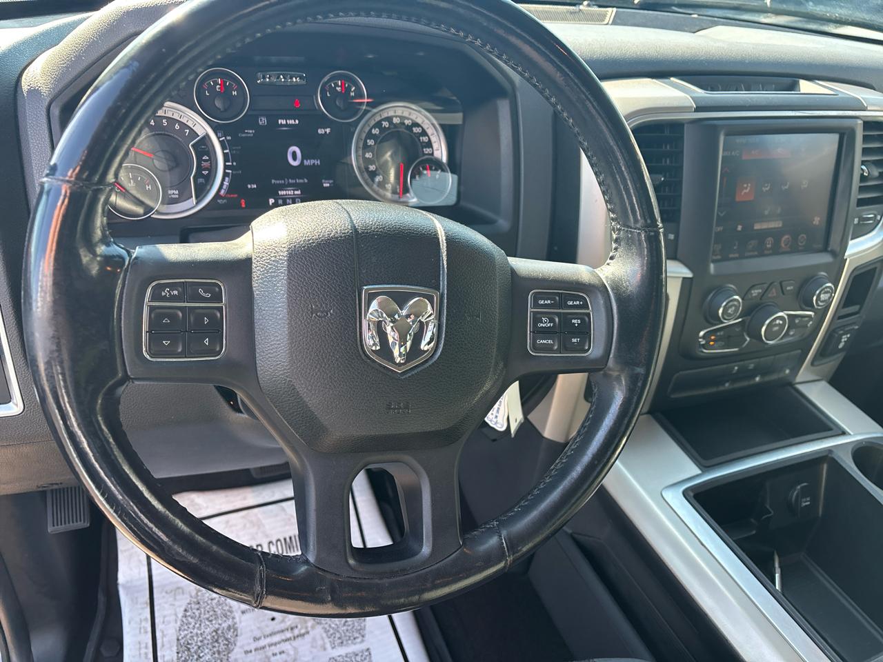 RAM 1500 4WD Crew Cab 140.5" Outdoorsman 2014