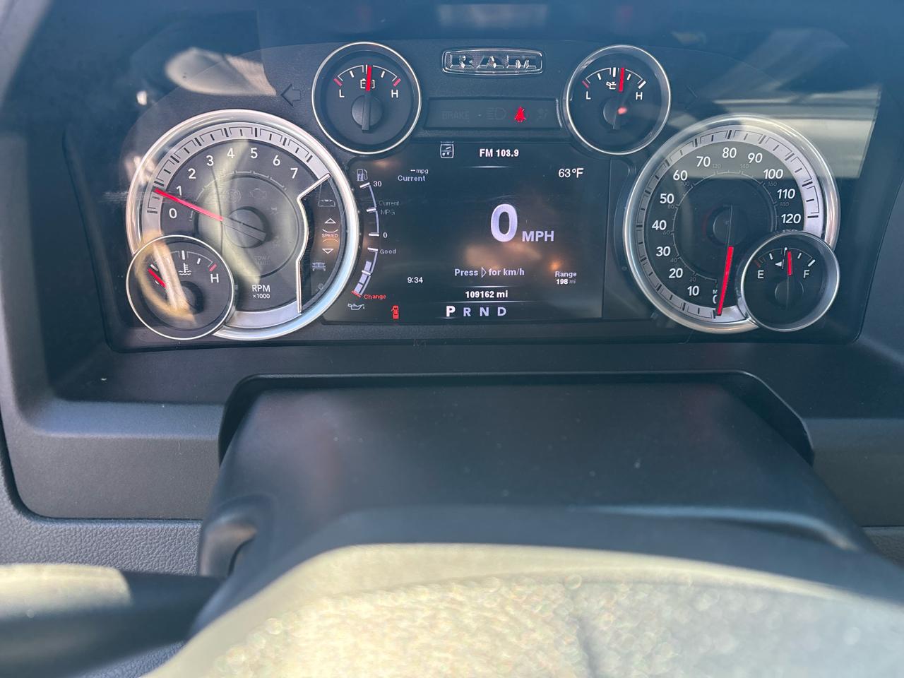 RAM 1500 4WD Crew Cab 140.5" Outdoorsman 2014