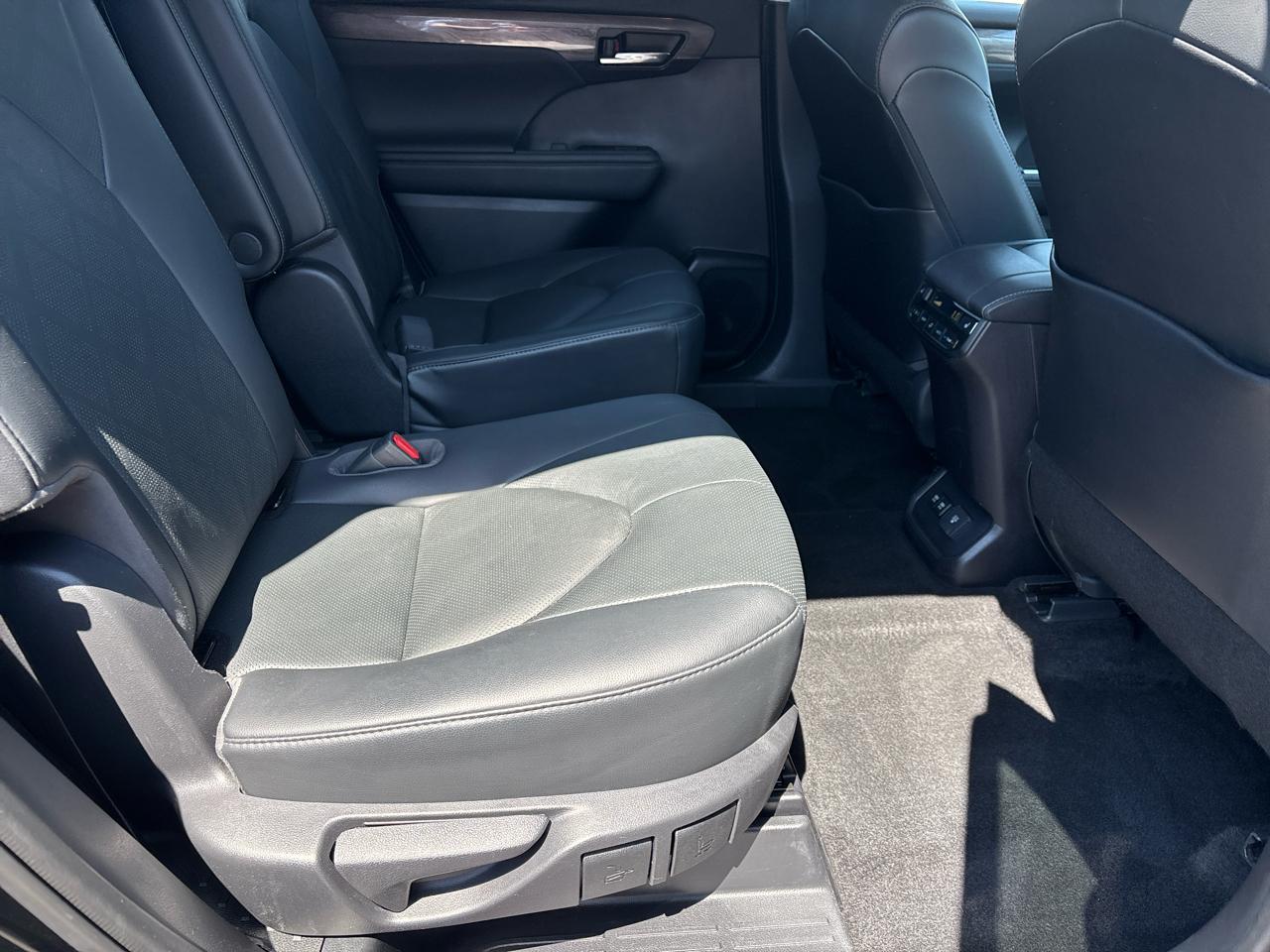 Toyota Highlander Platinum AWD (Natl) 2021