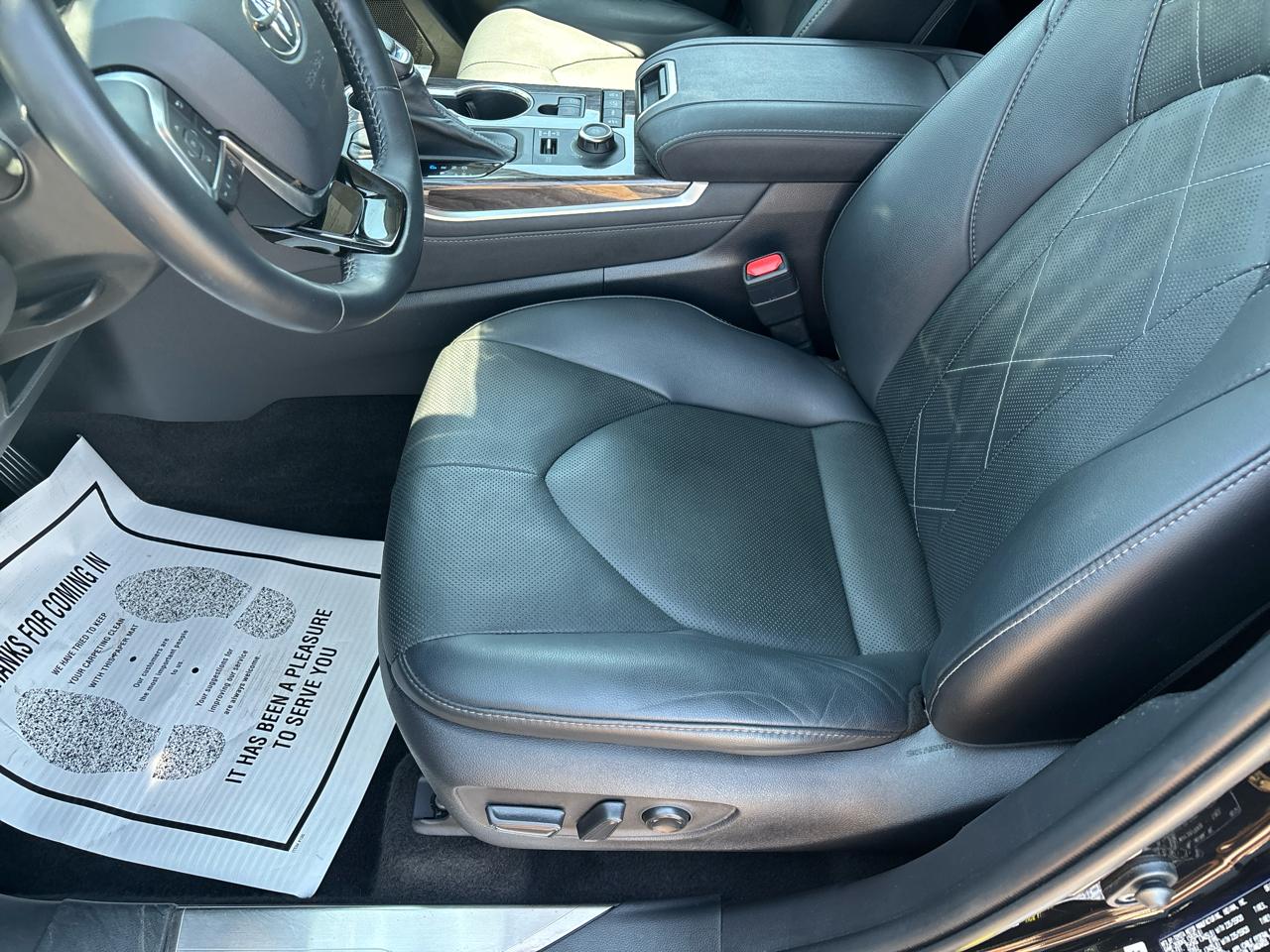 Toyota Highlander Platinum AWD (Natl) 2021