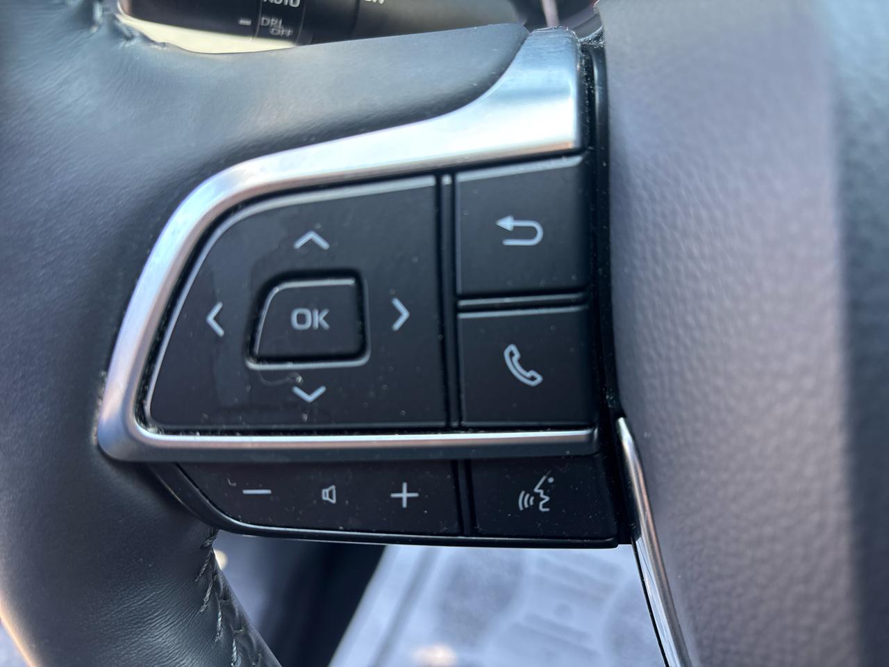 Toyota Highlander Platinum AWD (Natl) 2021