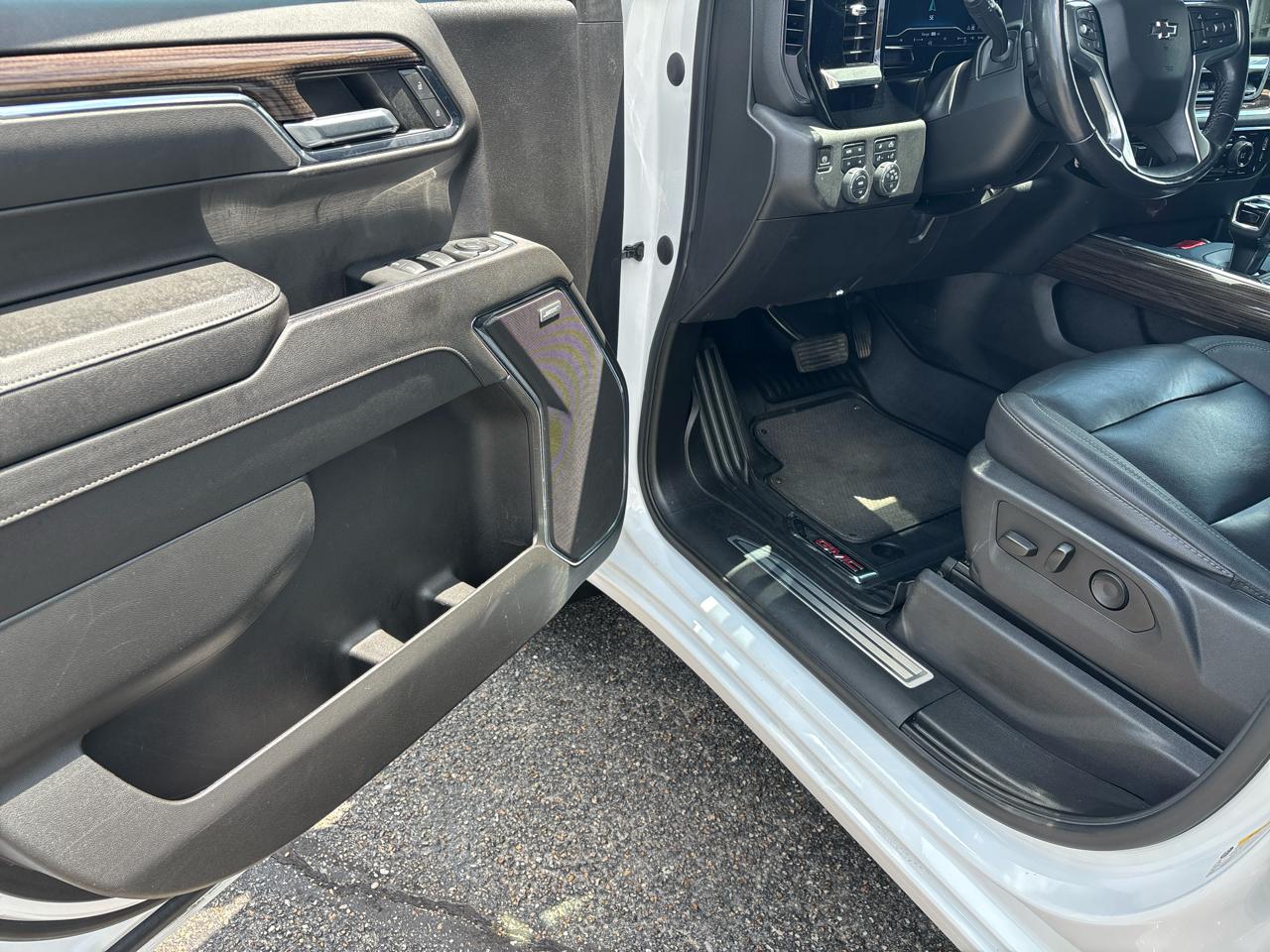 Chevrolet Silverado 1500 4WD Crew Cab 147" RST 2023