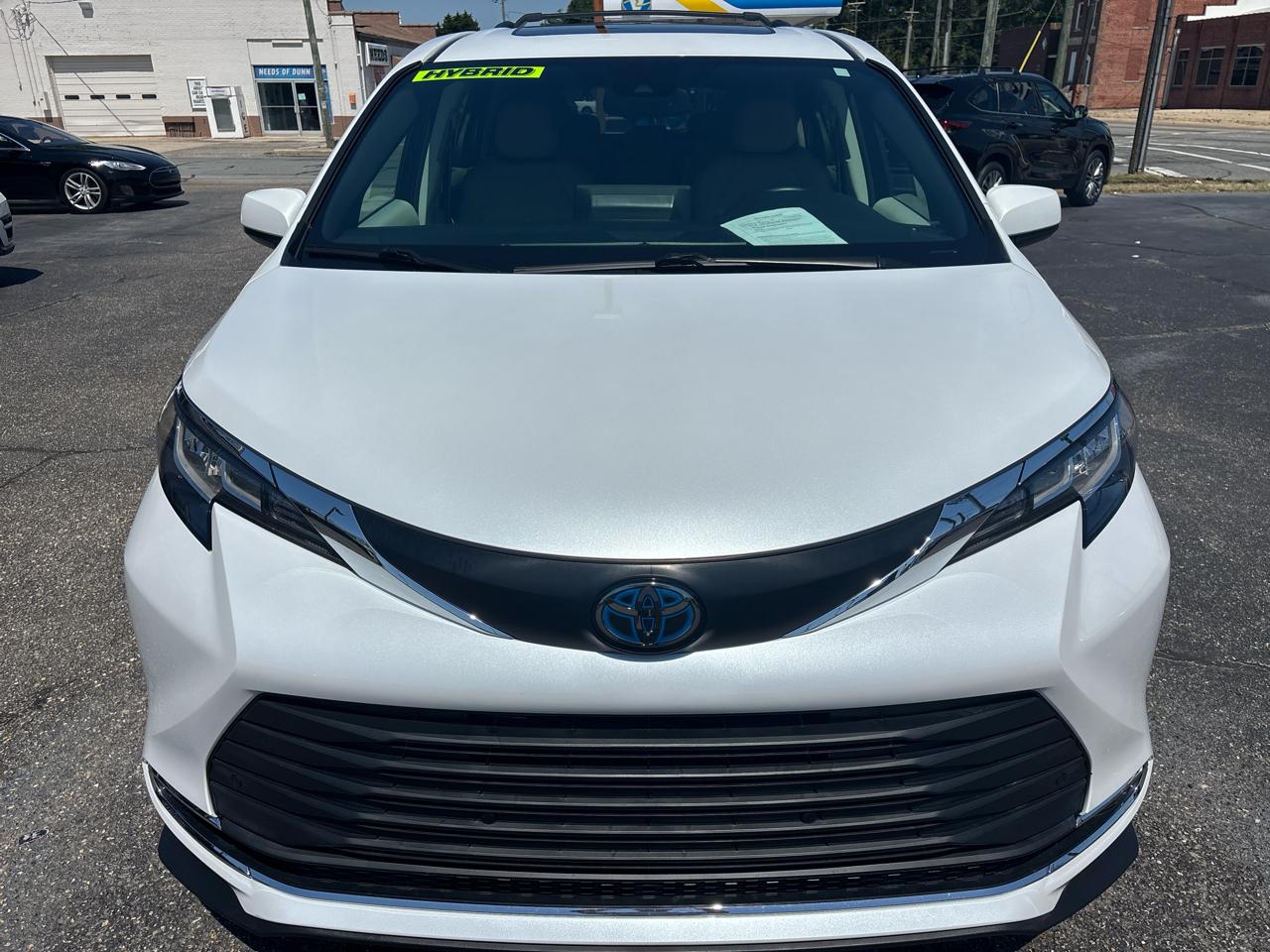 Toyota Sienna XLE FWD 2022