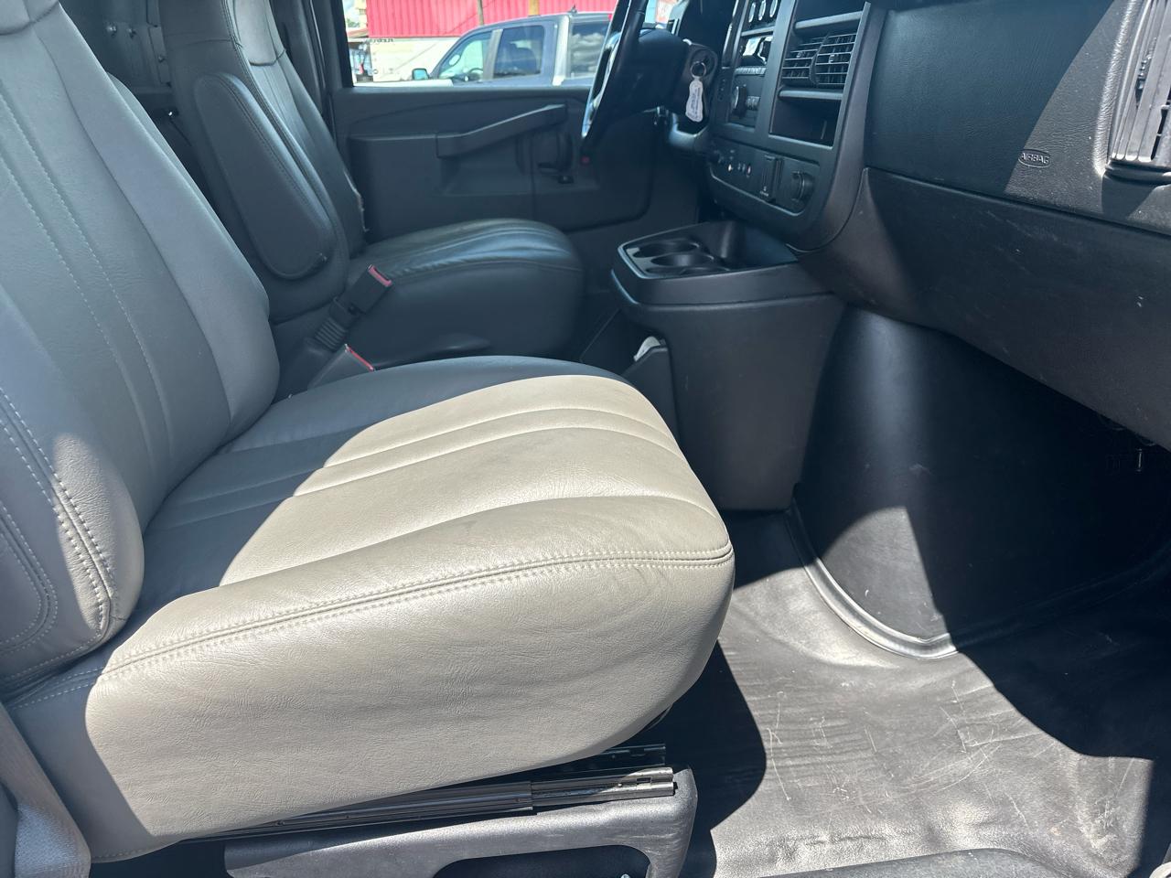 Chevrolet Express Cargo Van RWD 2500 135" 2018