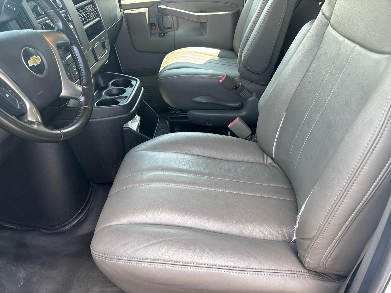 Chevrolet Express Cargo Van RWD 2500 135" 2018