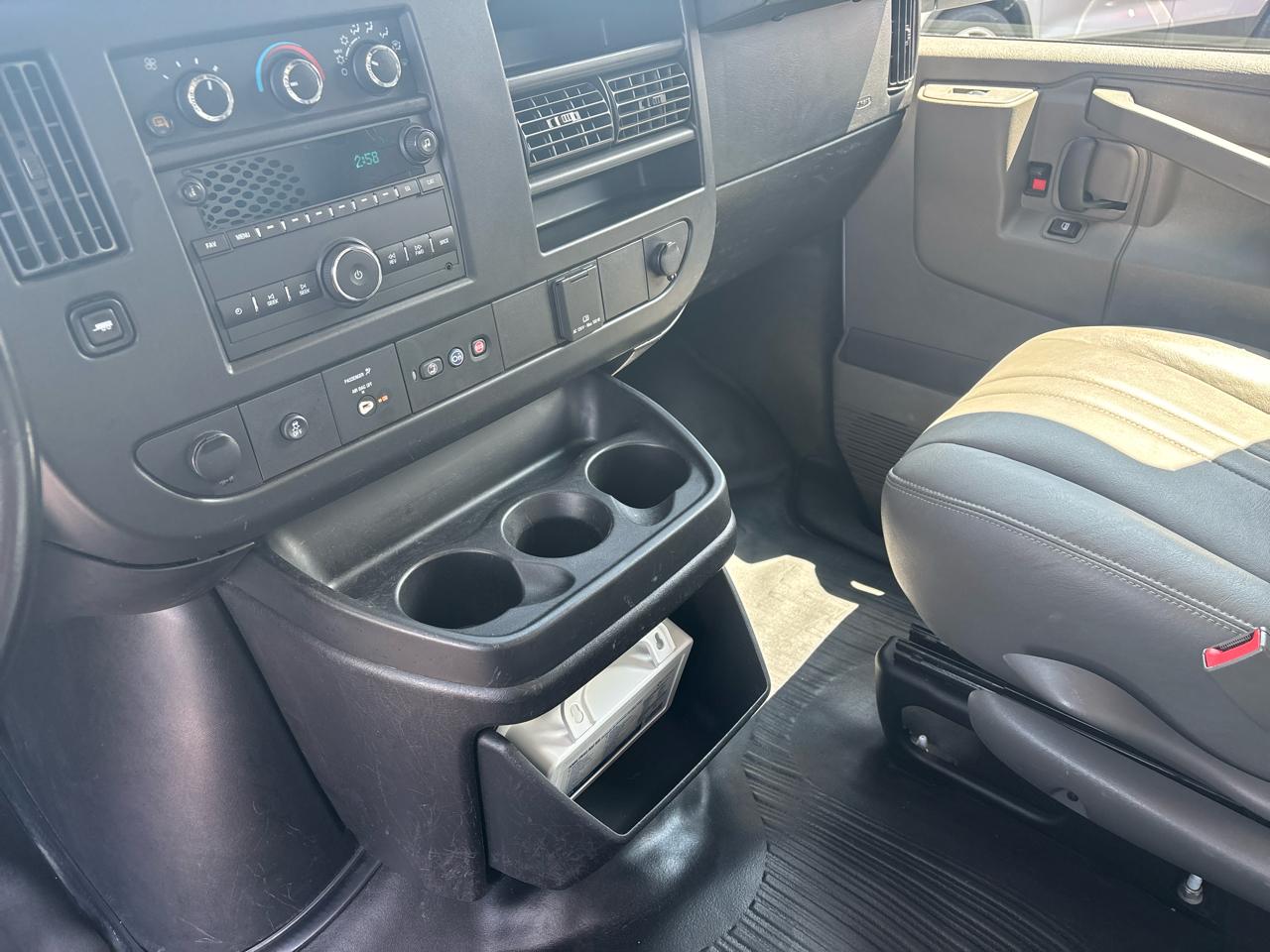 Chevrolet Express Cargo Van RWD 2500 135" 2018