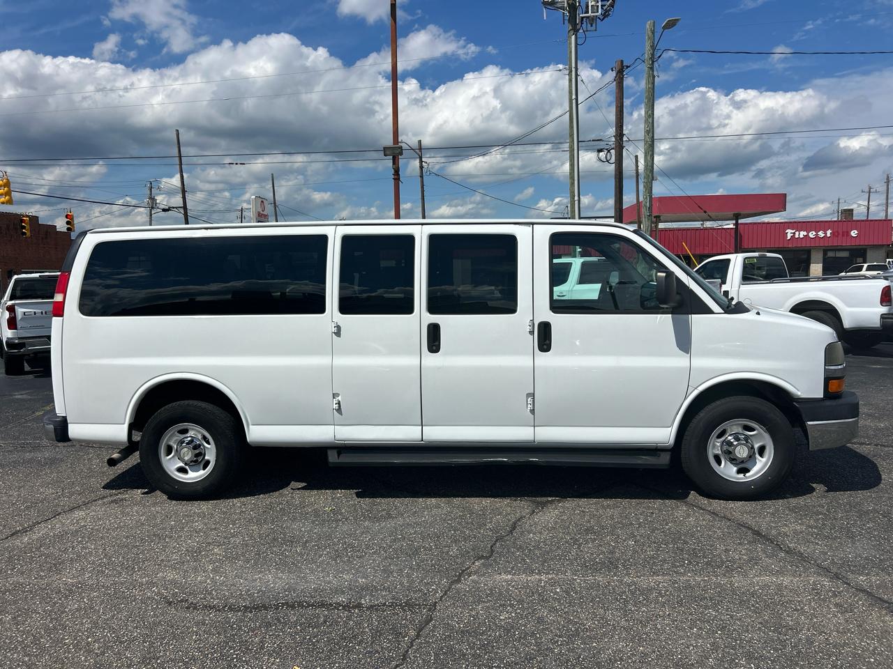 Chevrolet Express Passenger RWD 3500 155" LT w/1LT 2014