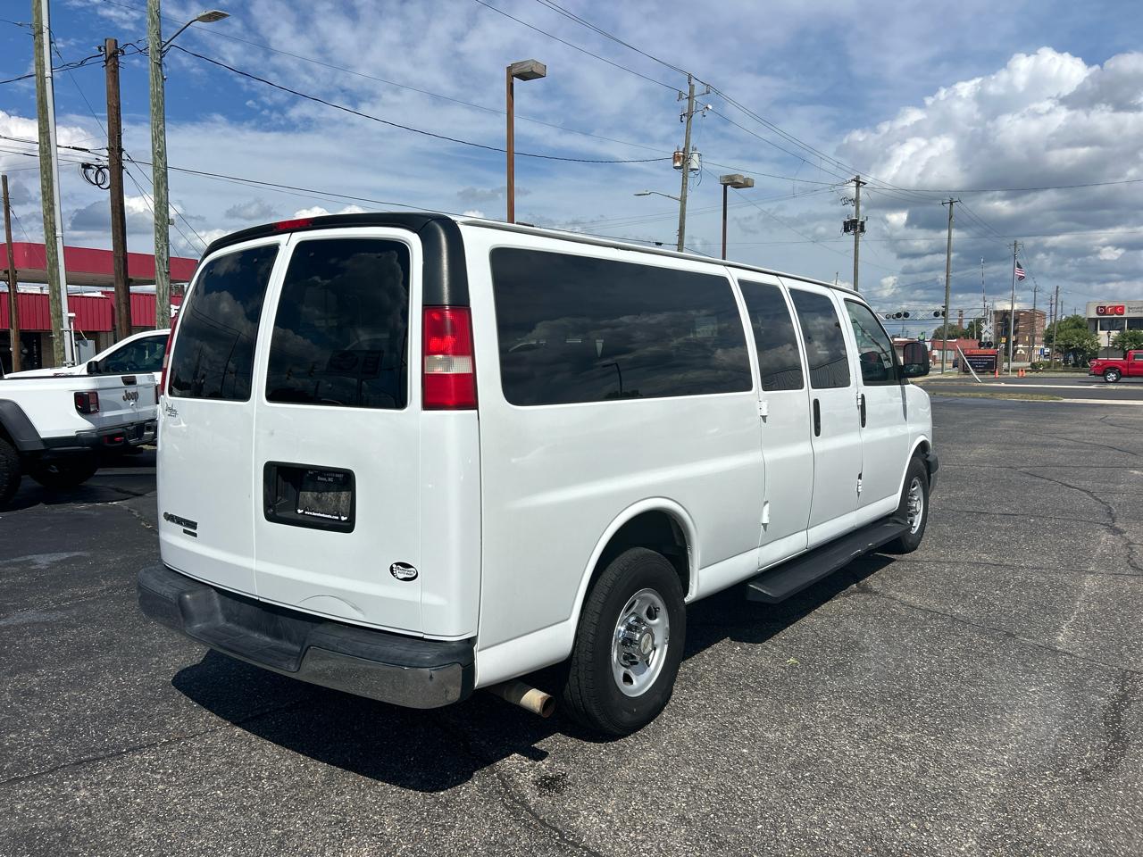 Chevrolet Express Passenger RWD 3500 155" LT w/1LT 2014