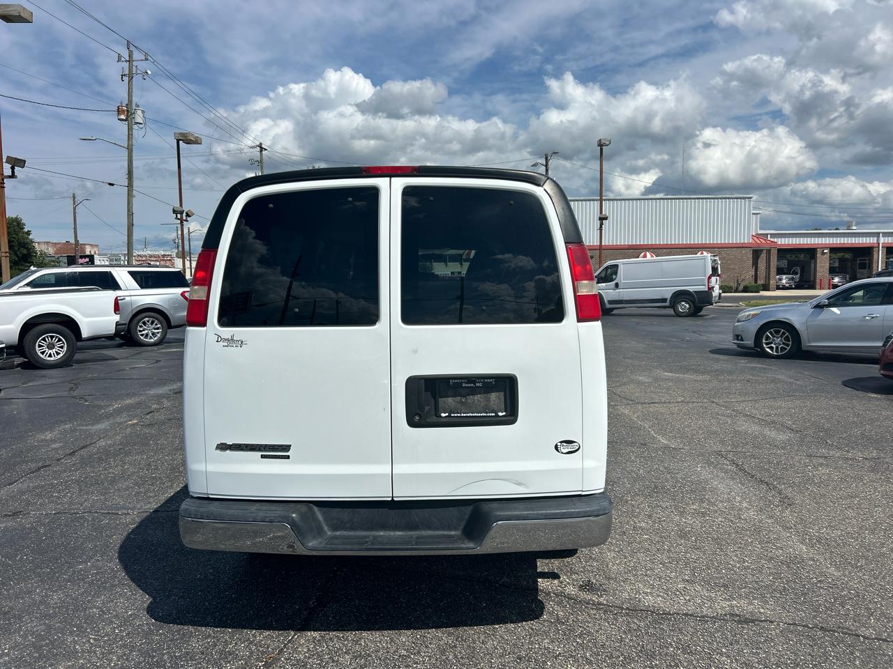 Chevrolet Express Passenger RWD 3500 155" LT w/1LT 2014