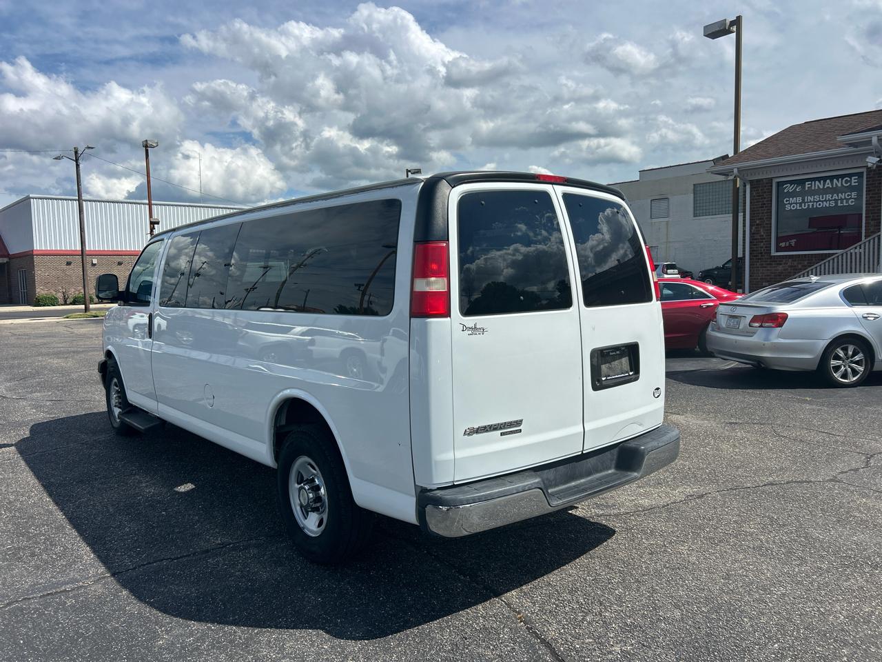 Chevrolet Express Passenger RWD 3500 155" LT w/1LT 2014
