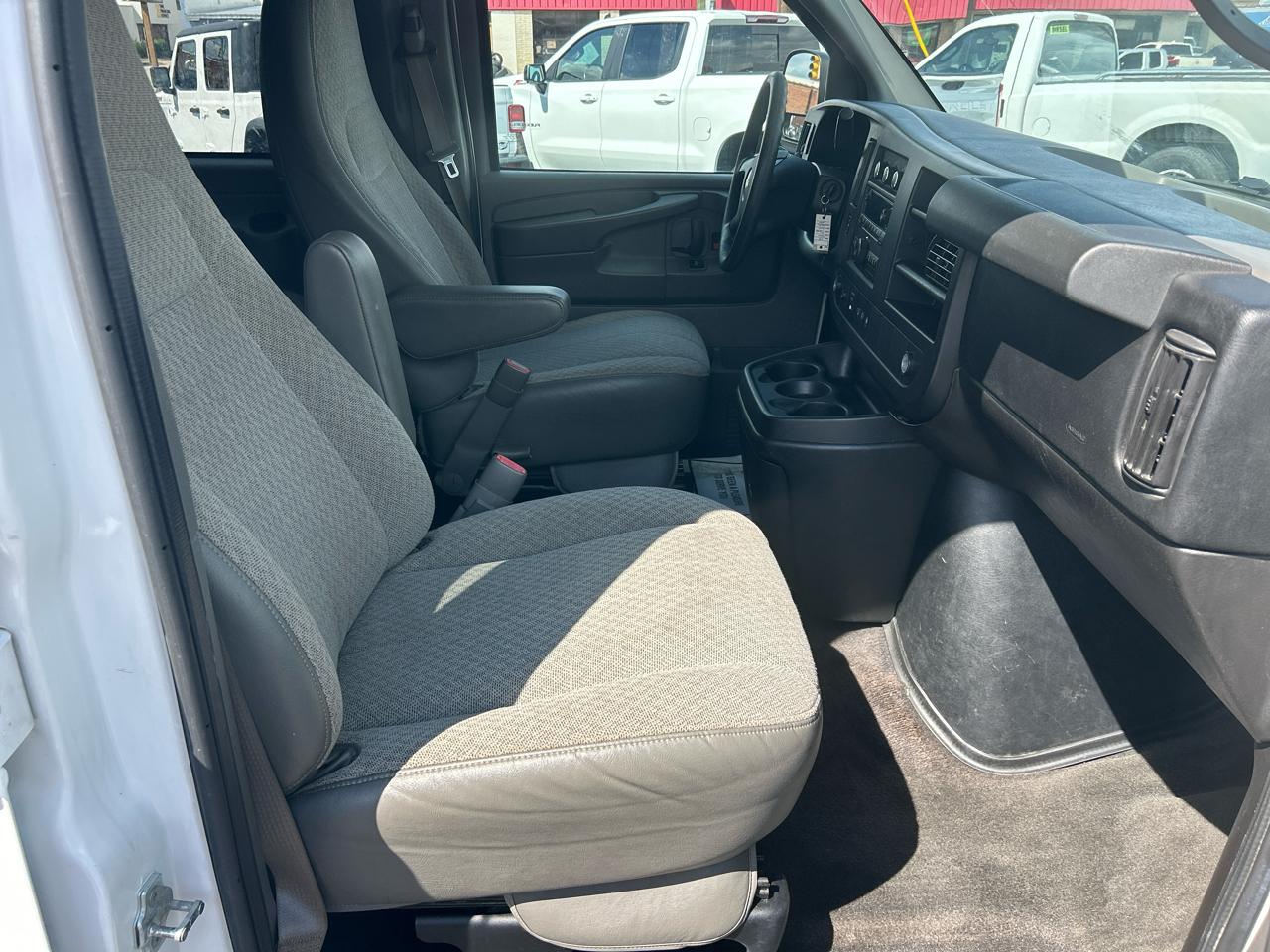Chevrolet Express Passenger RWD 3500 155" LT w/1LT 2014