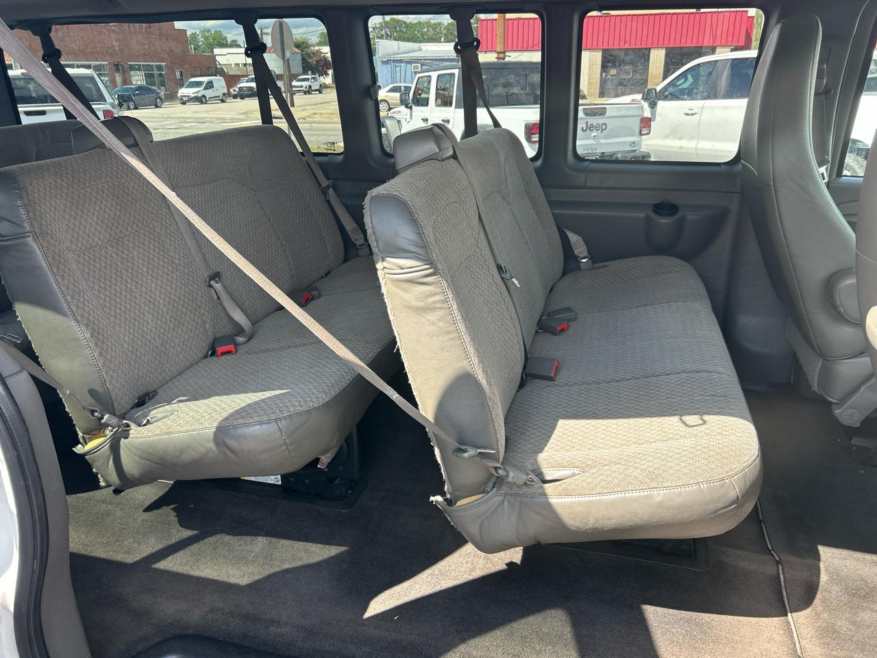 Chevrolet Express Passenger RWD 3500 155" LT w/1LT 2014