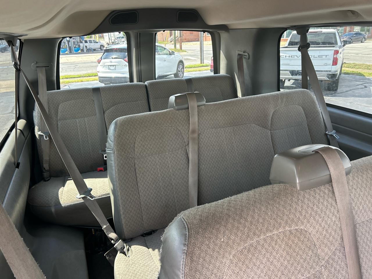 Chevrolet Express Passenger RWD 3500 155" LT w/1LT 2014