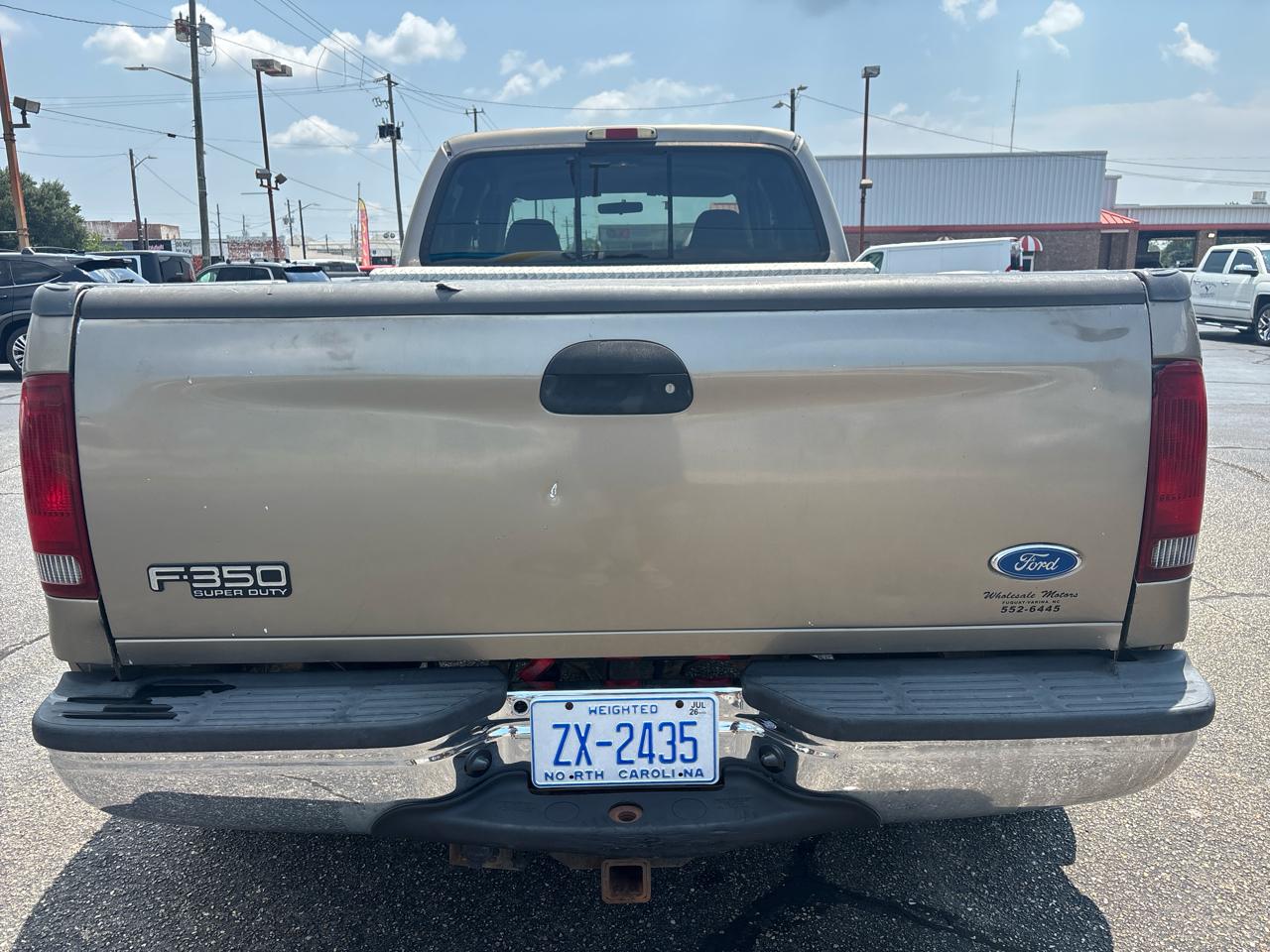 Ford Super Duty F-350 DRW Crew Cab 156" Lariat 4WD 2002
