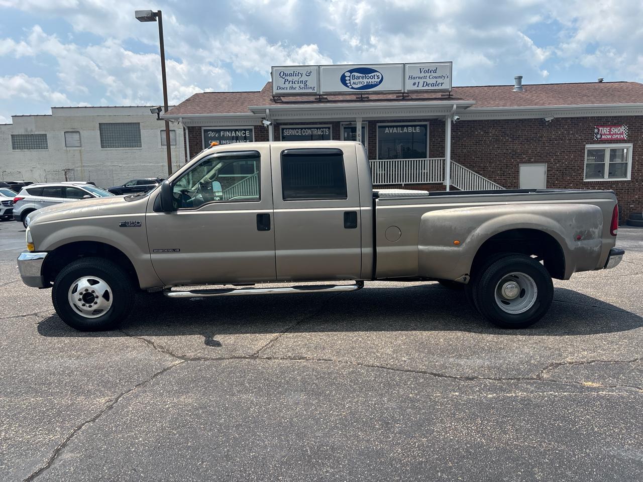 Ford Super Duty F-350 DRW Crew Cab 156" Lariat 4WD 2002