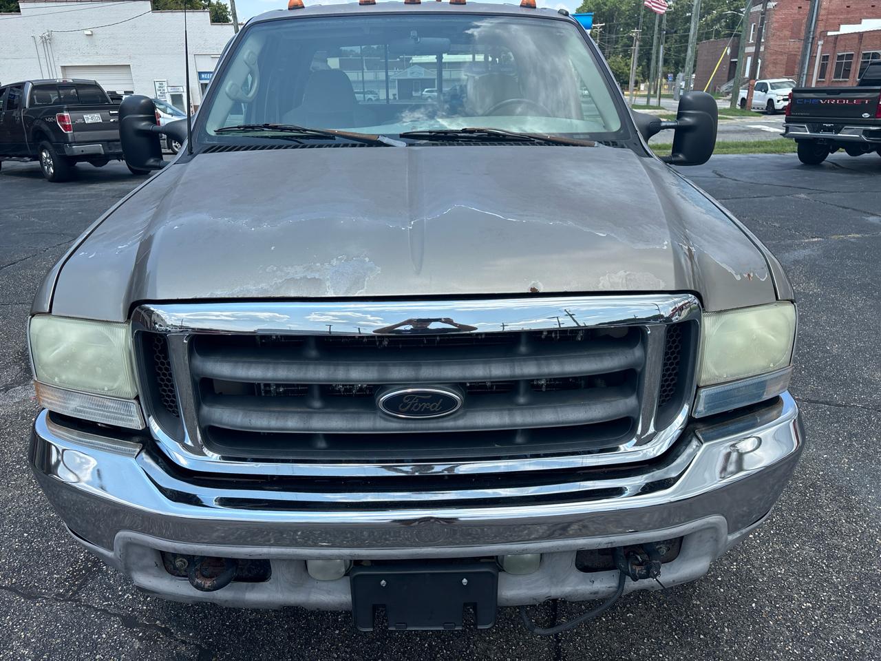 Ford Super Duty F-350 DRW Crew Cab 156" Lariat 4WD 2002