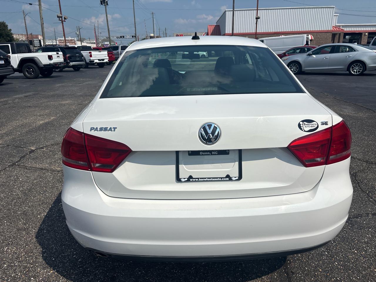 Volkswagen Passat 4dr Sdn 2.5L Auto SE w/Sunroof *Ltd Avail* 2014