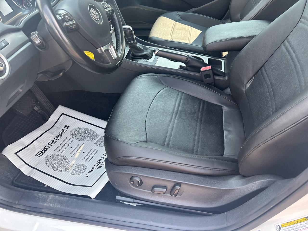 Volkswagen Passat 4dr Sdn 2.5L Auto SE w/Sunroof *Ltd Avail* 2014