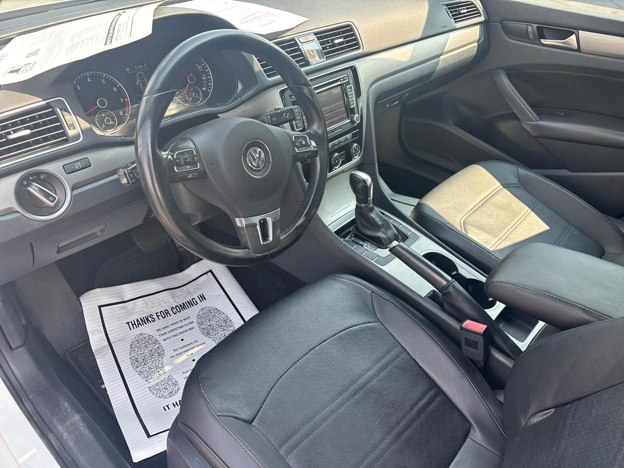 Volkswagen Passat 4dr Sdn 2.5L Auto SE w/Sunroof *Ltd Avail* 2014