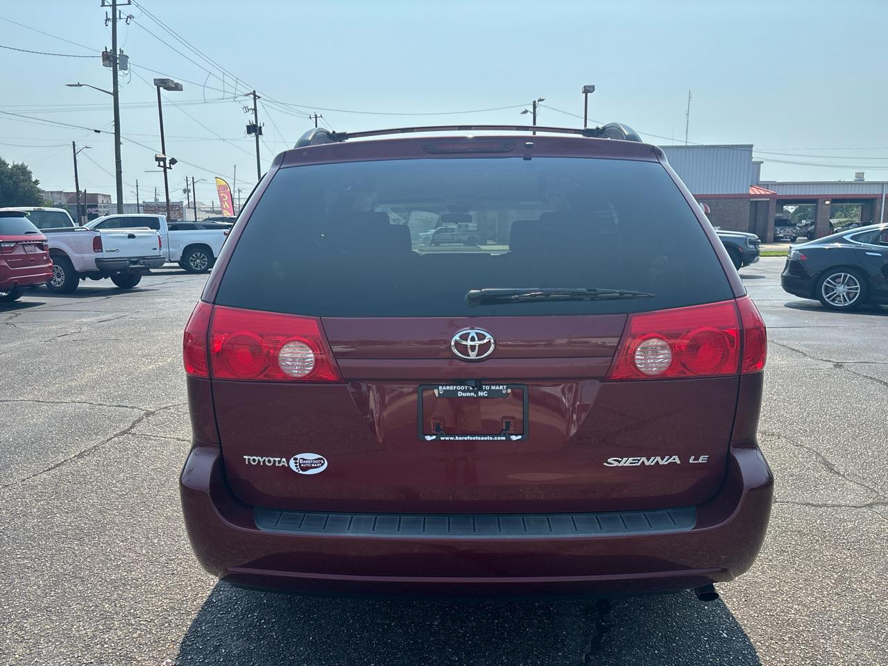 Toyota Sienna 5dr 7-Pass Van LE FWD (Natl) 2008