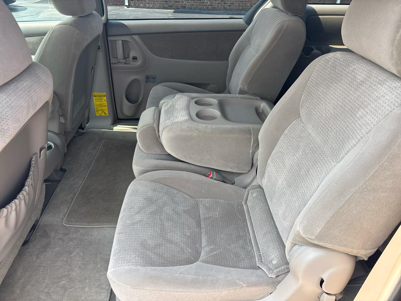 Toyota Sienna 5dr 7-Pass Van LE FWD (Natl) 2008